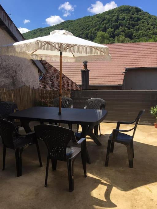Holiday home Belle Maison Spacieuse Pres D'arbois Mesnay